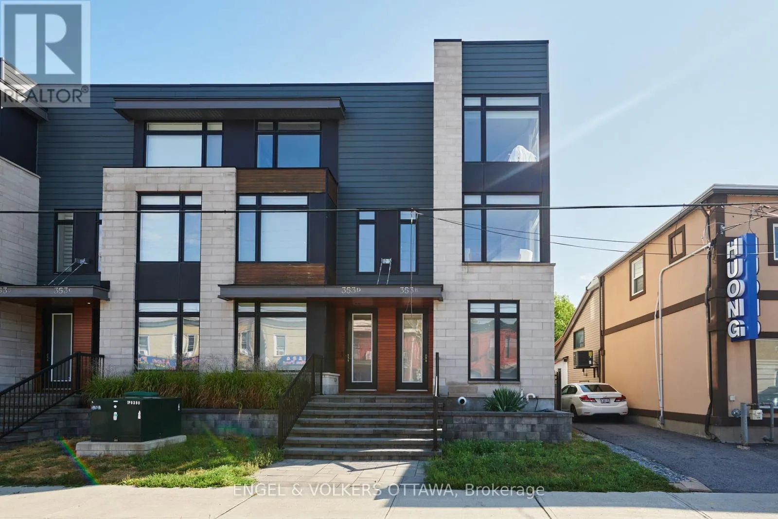 353E BOOTH STREET