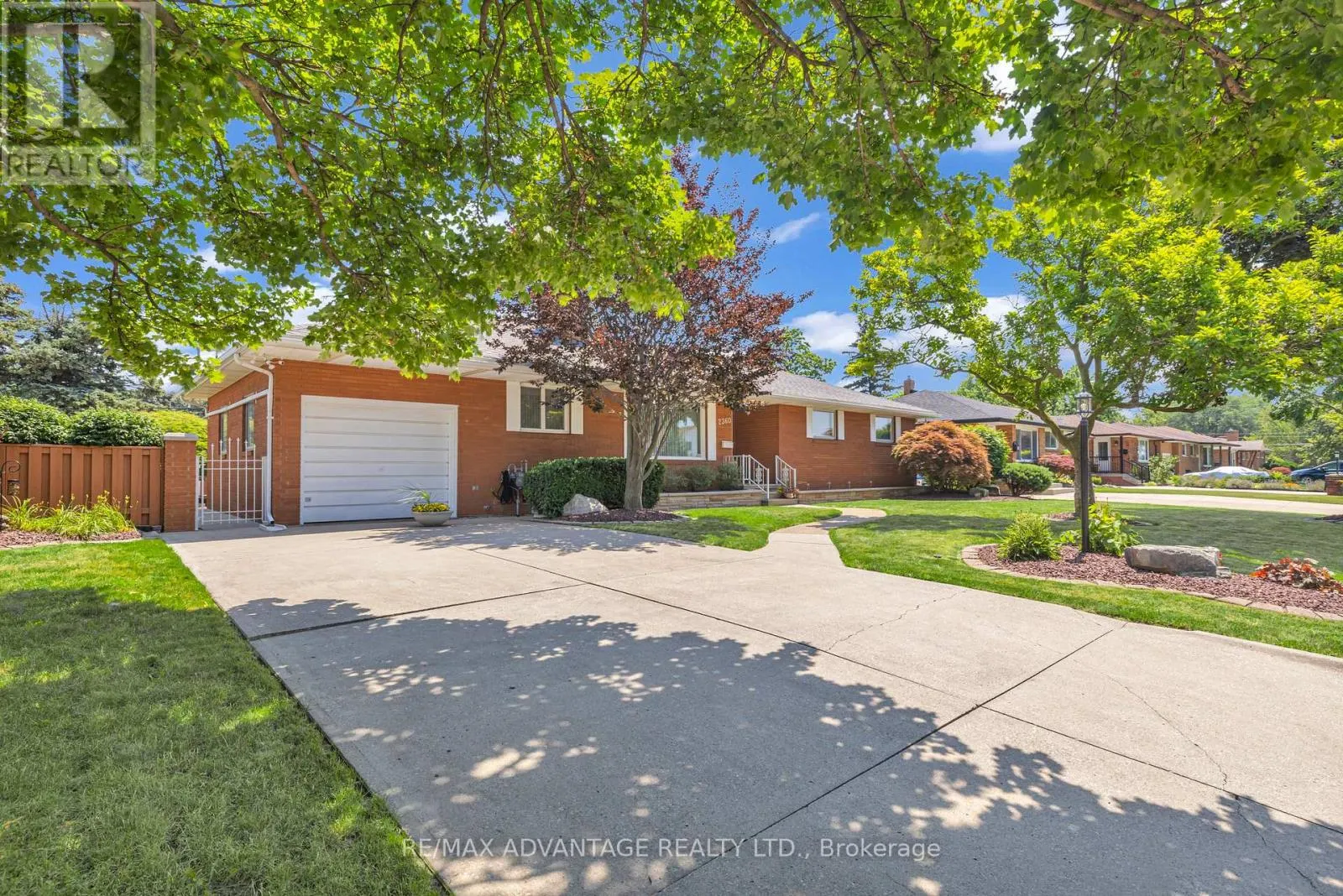 2360 LEONARD ROAD