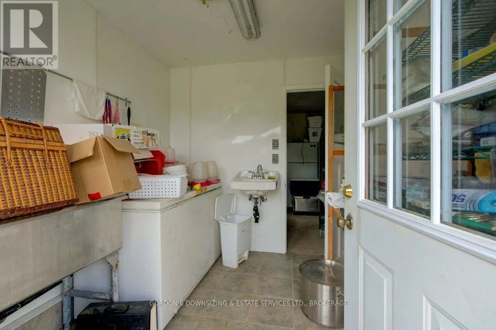 1084 MOON ROAD
