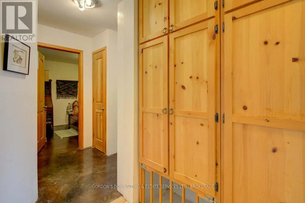 1084 MOON ROAD