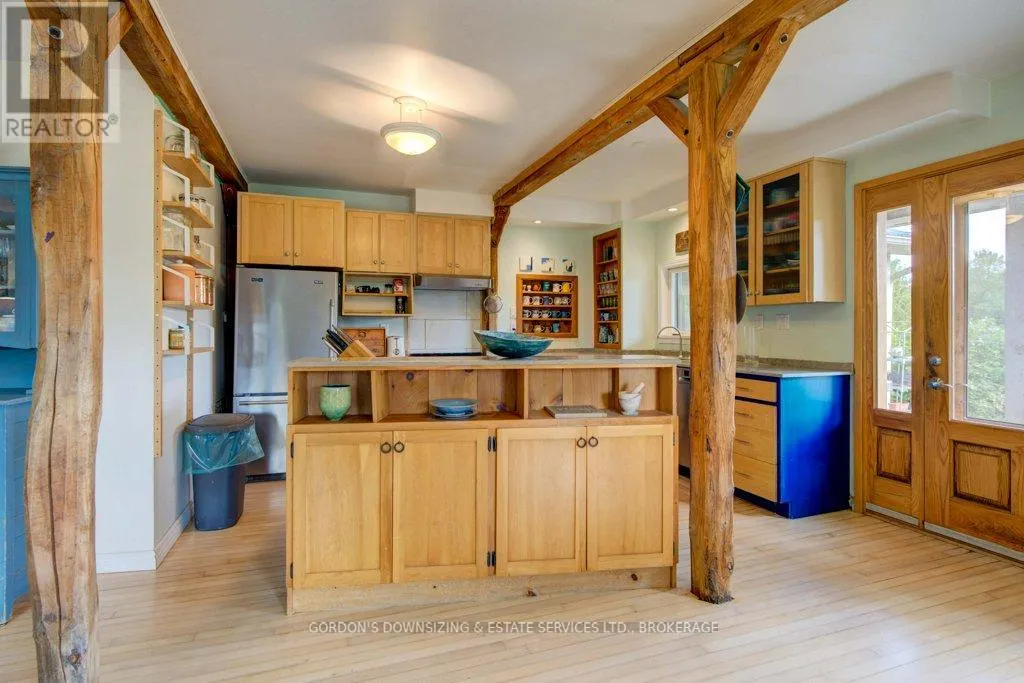 1084 MOON ROAD