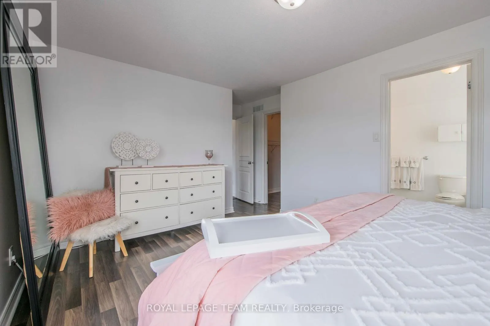 500 GRAND TULLY WAY
