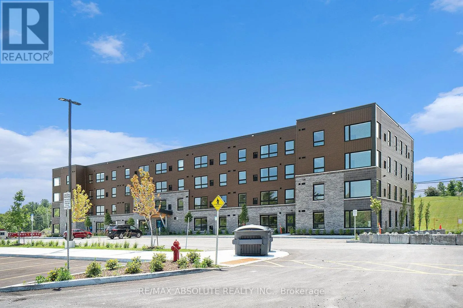 102 - 12 THOMAS STREET S