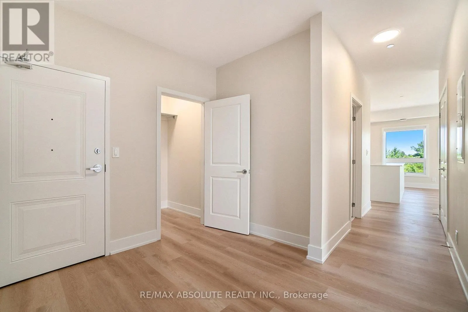 102 - 12 THOMAS STREET S