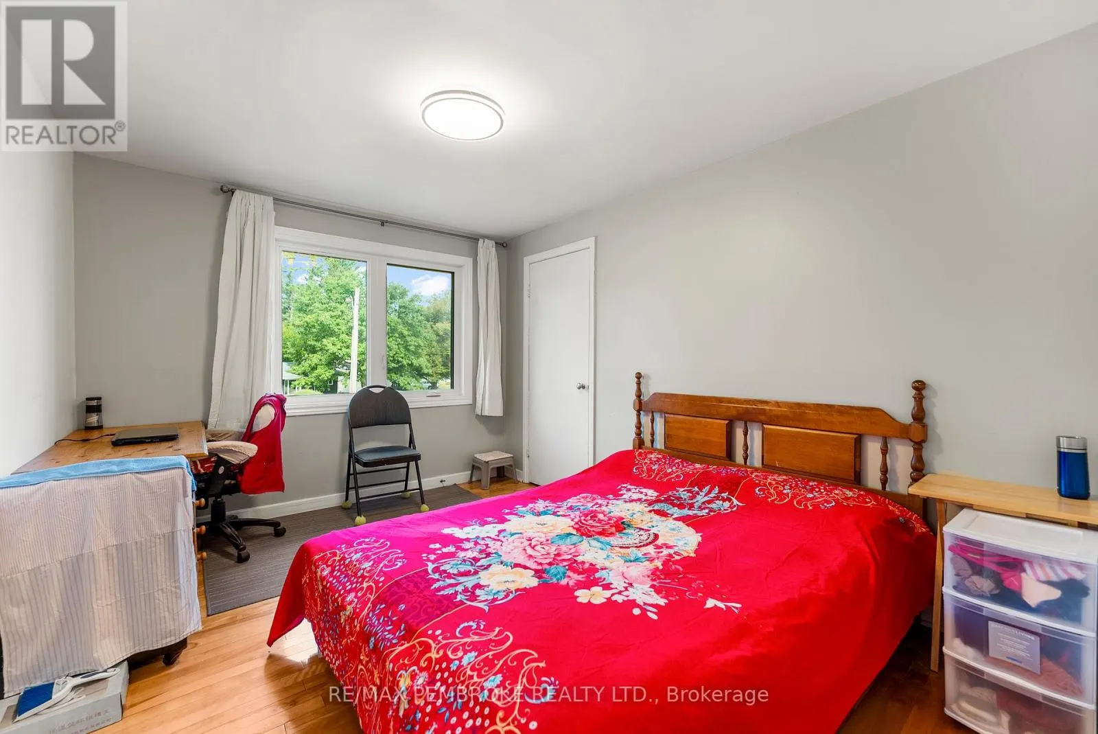 11 FRONTENAC CRESCENT