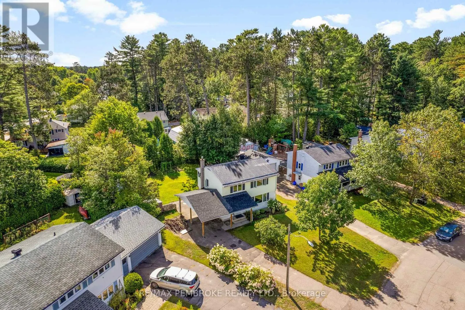 11 FRONTENAC CRESCENT
