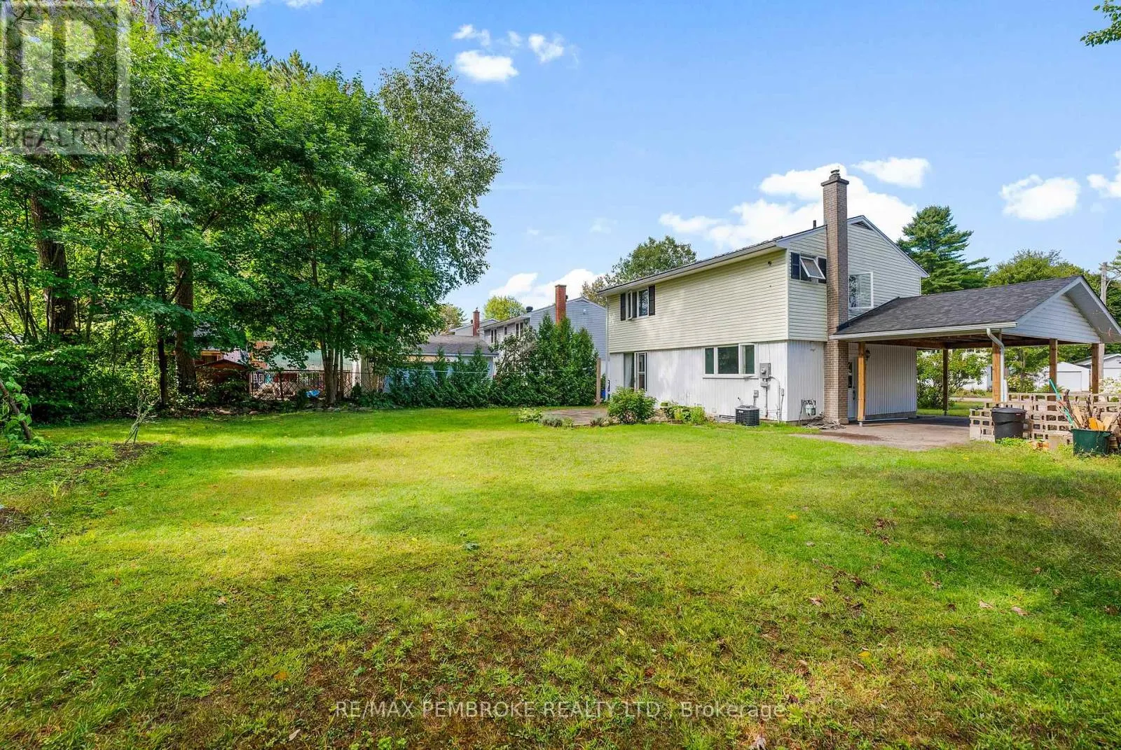 11 FRONTENAC CRESCENT