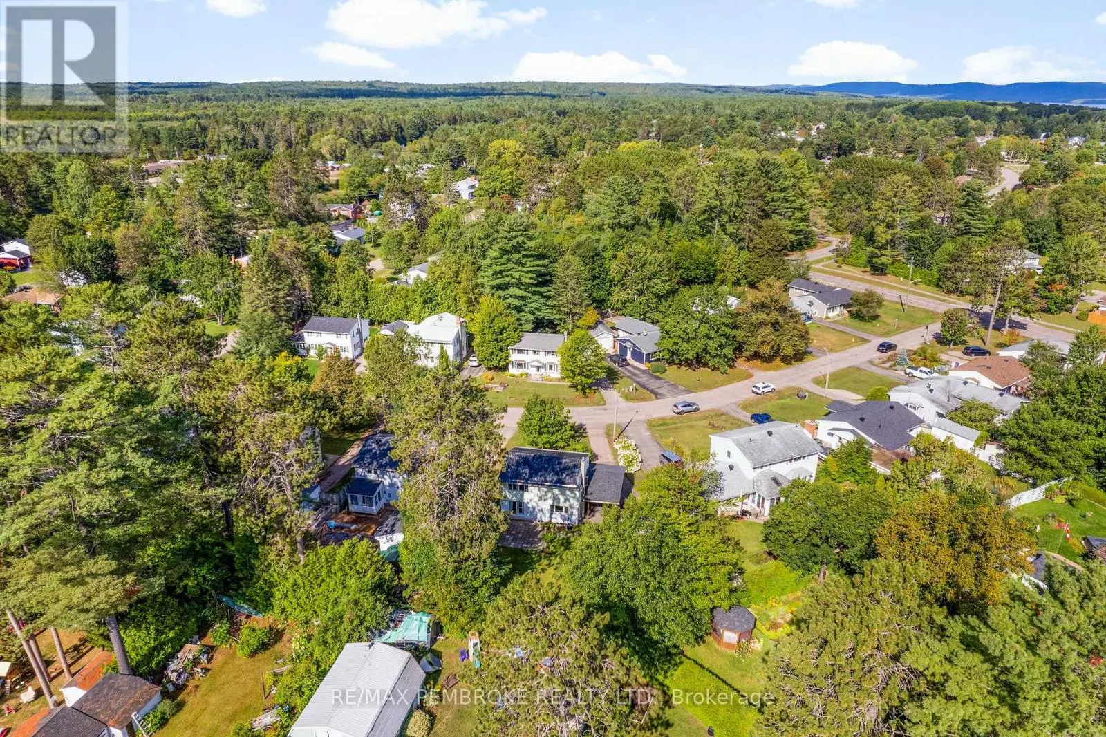 11 FRONTENAC CRESCENT