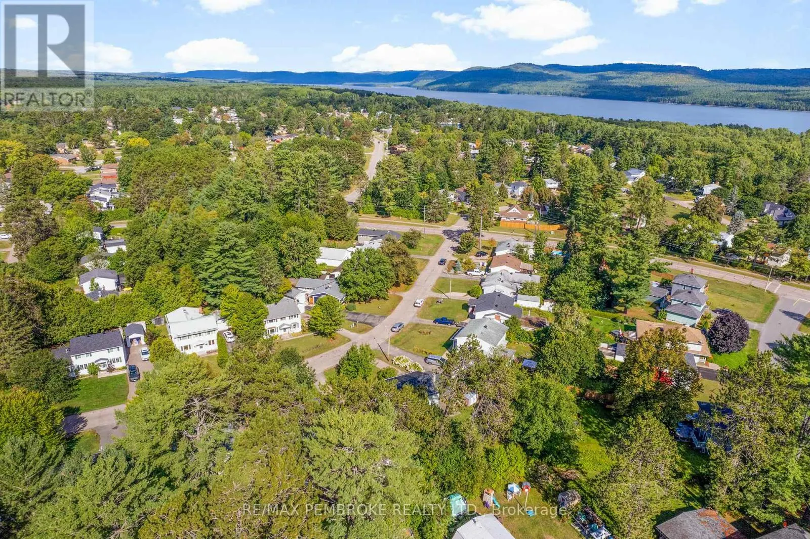 11 FRONTENAC CRESCENT