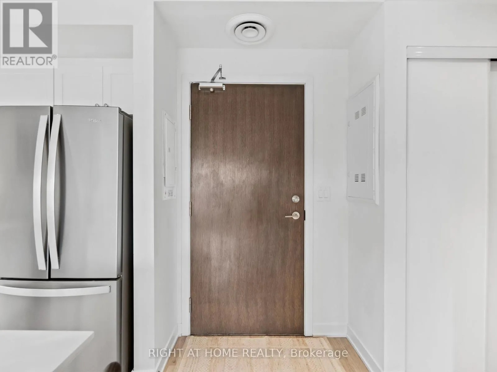 503 - 16 MARKLE CRESCENT
