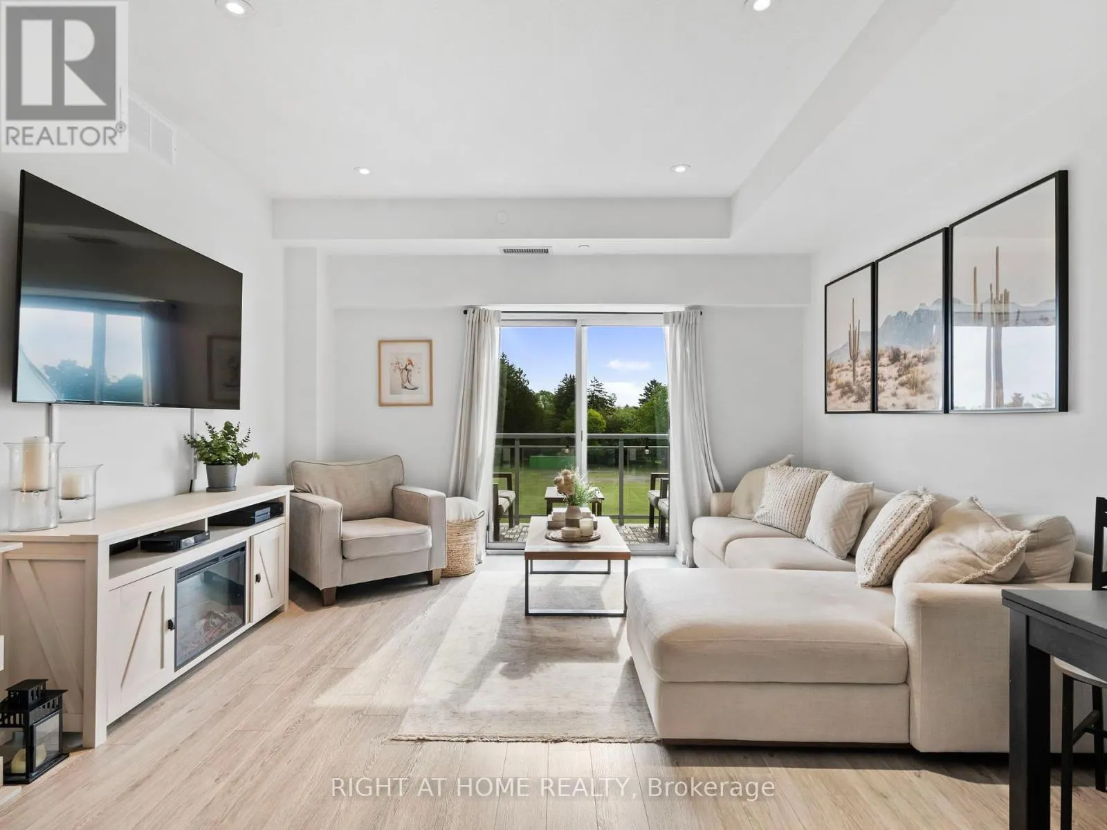 503 - 16 MARKLE CRESCENT