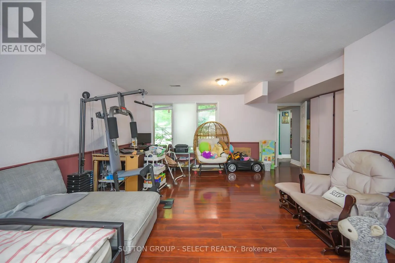 257 EDGEHILL CRESCENT