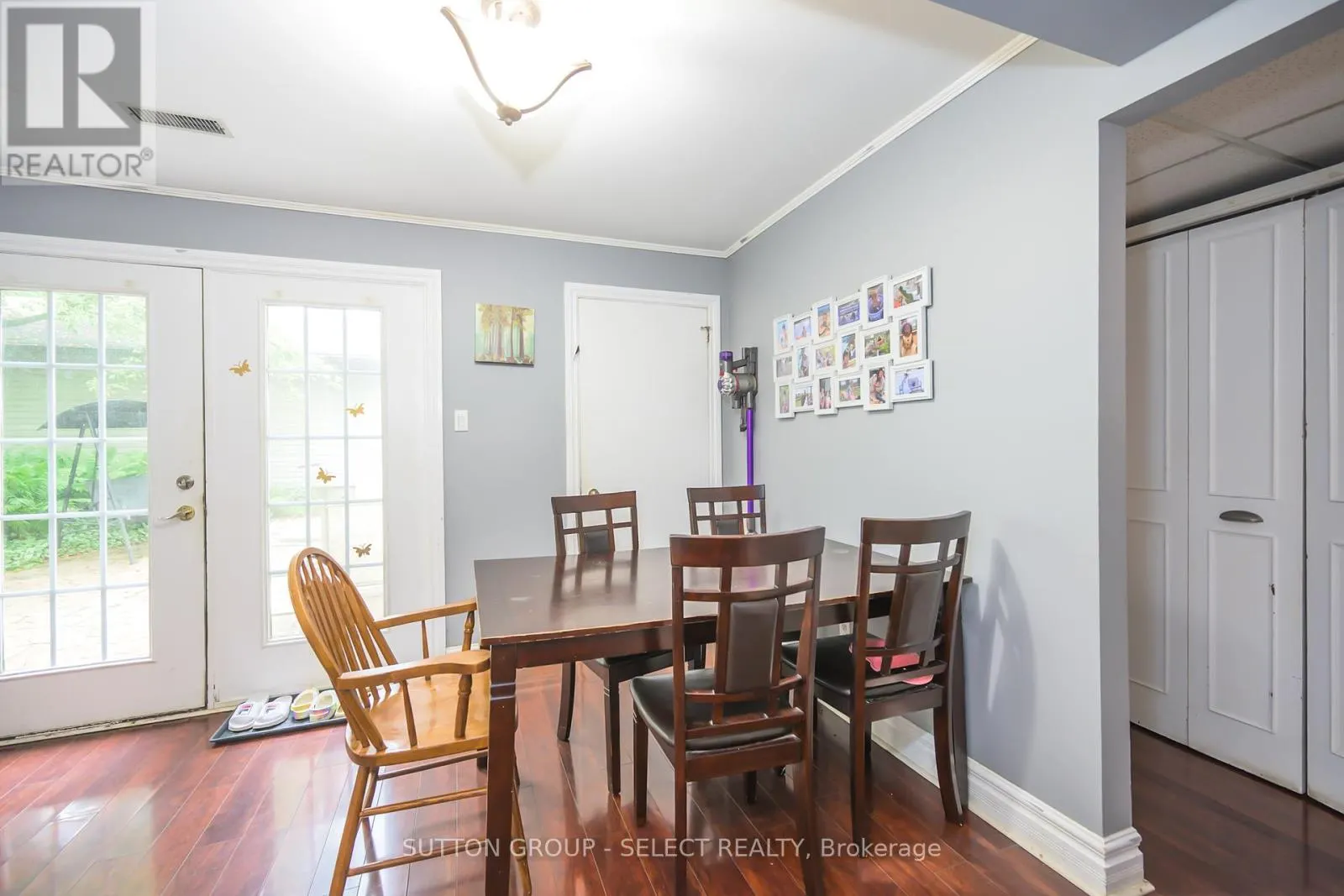 257 EDGEHILL CRESCENT