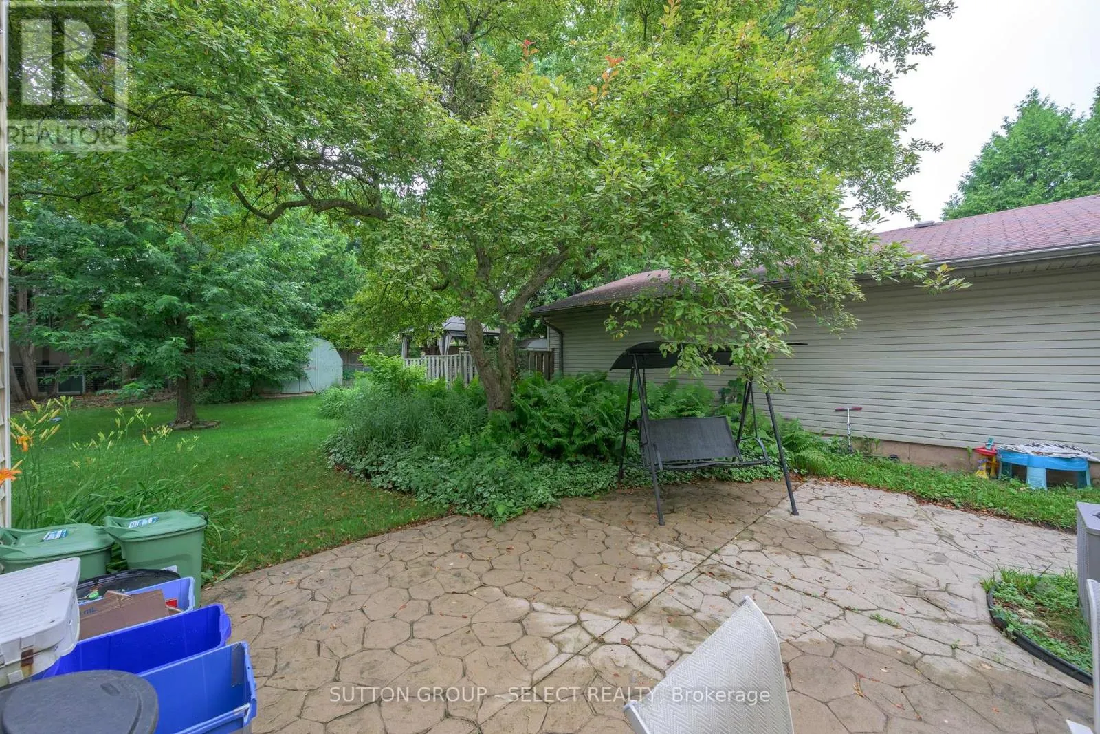 257 EDGEHILL CRESCENT