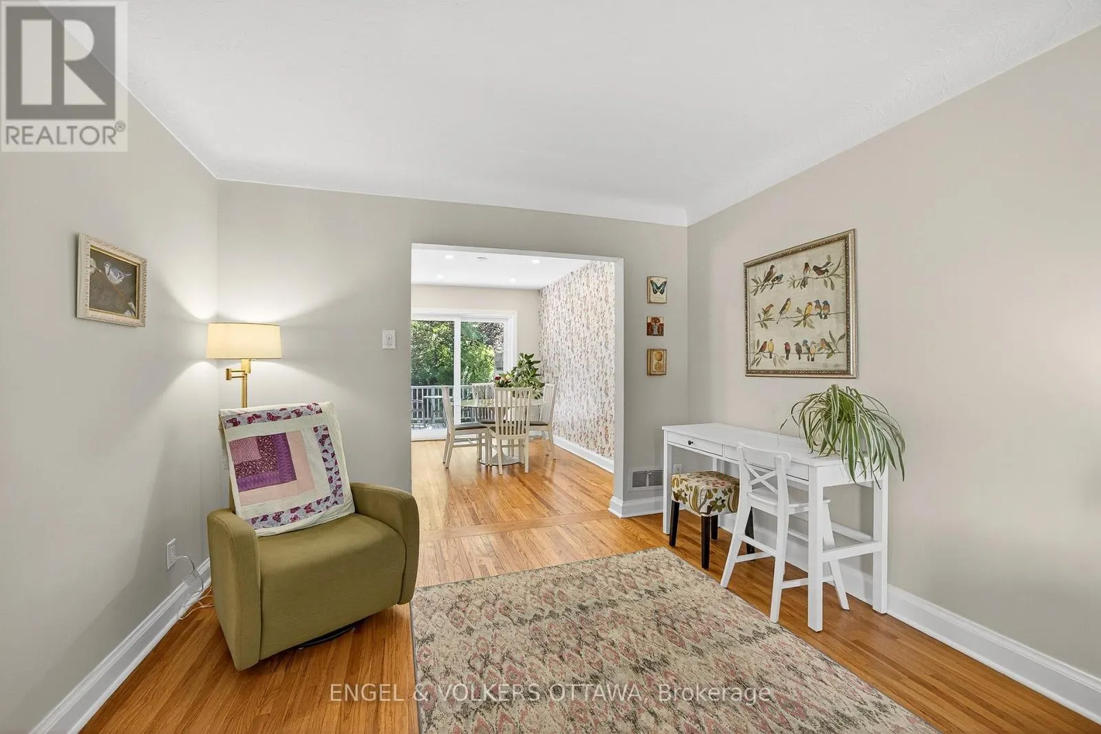 557 ROOSEVELT AVENUE