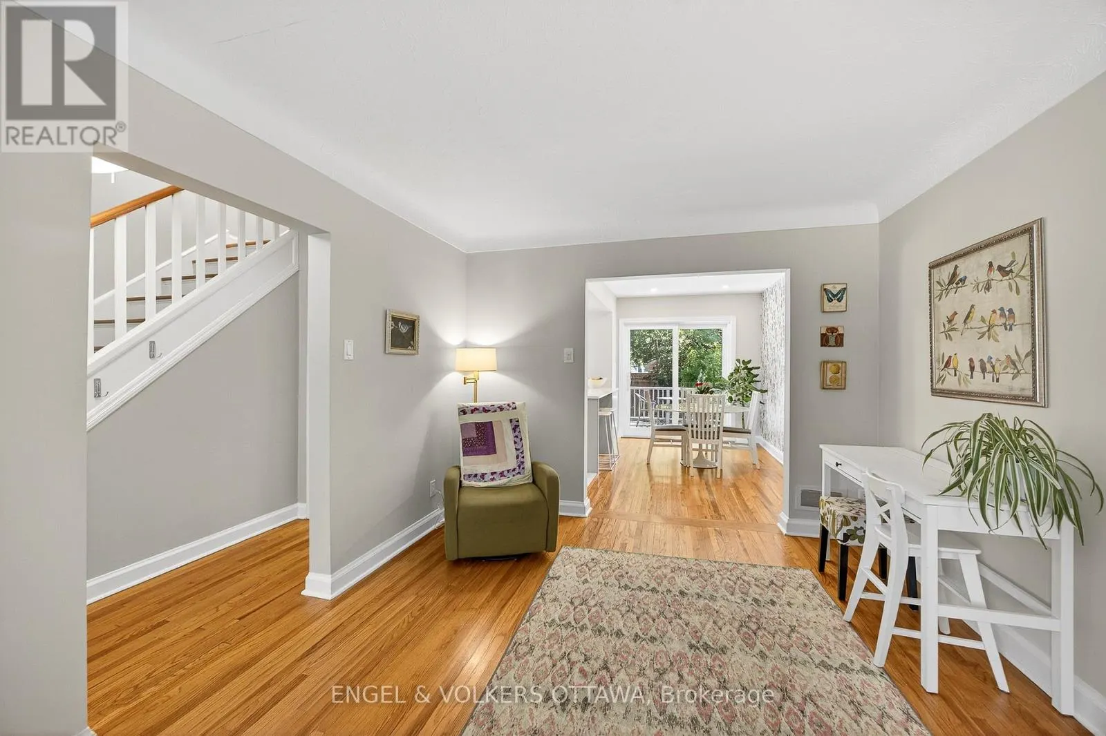 557 ROOSEVELT AVENUE
