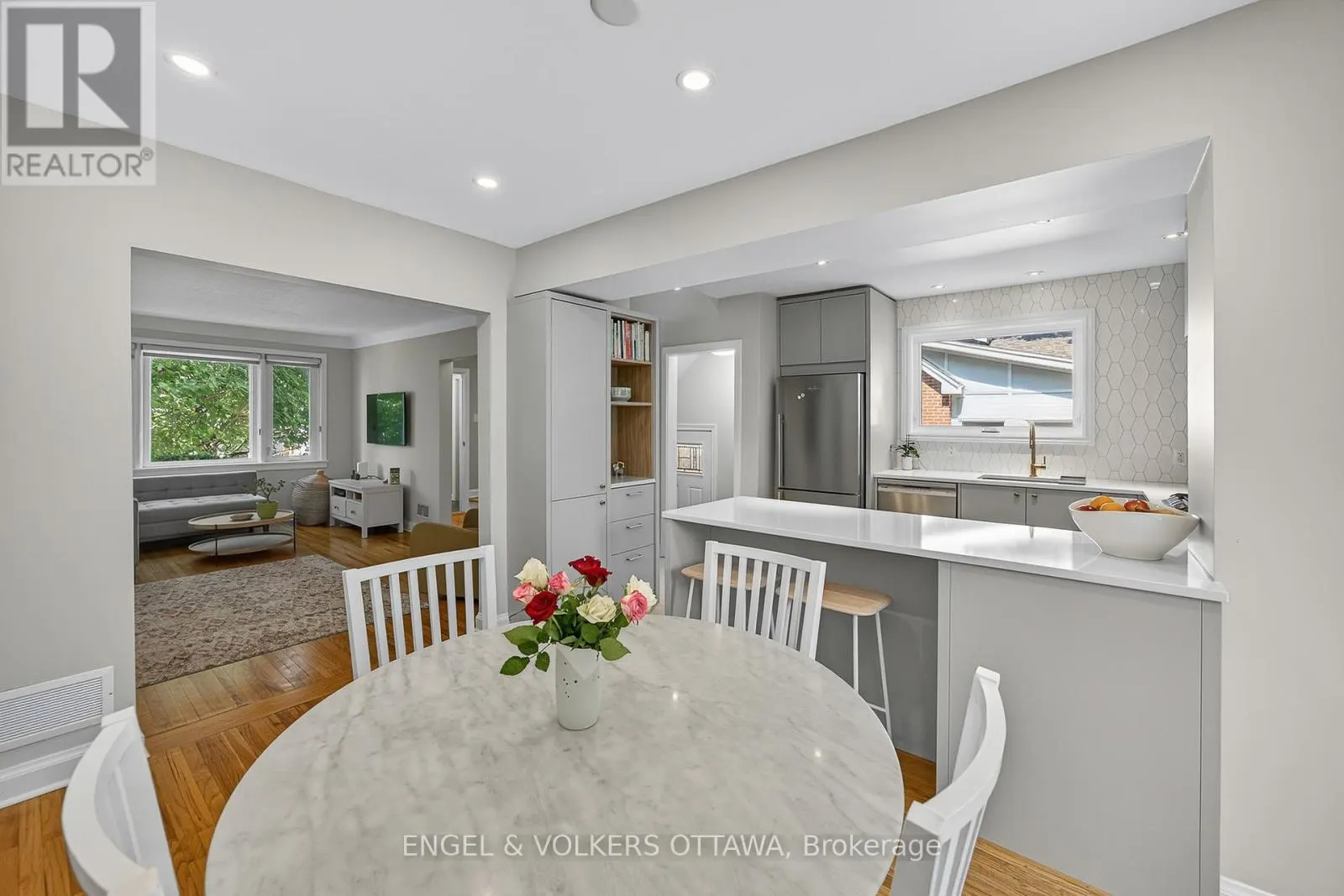 557 ROOSEVELT AVENUE