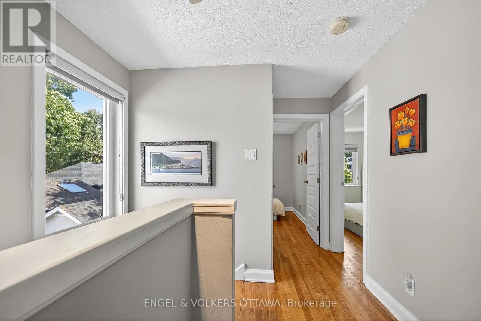 557 ROOSEVELT AVENUE