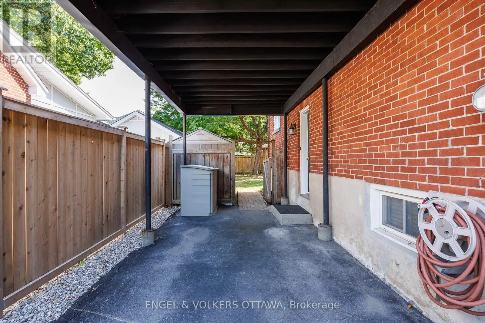 557 ROOSEVELT AVENUE