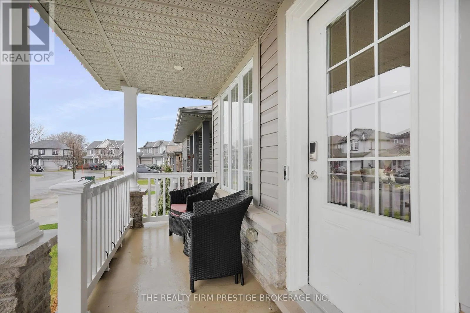 27 WILLIS AVENUE