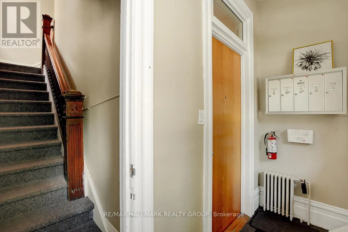 120 STRATHCONA AVENUE S
