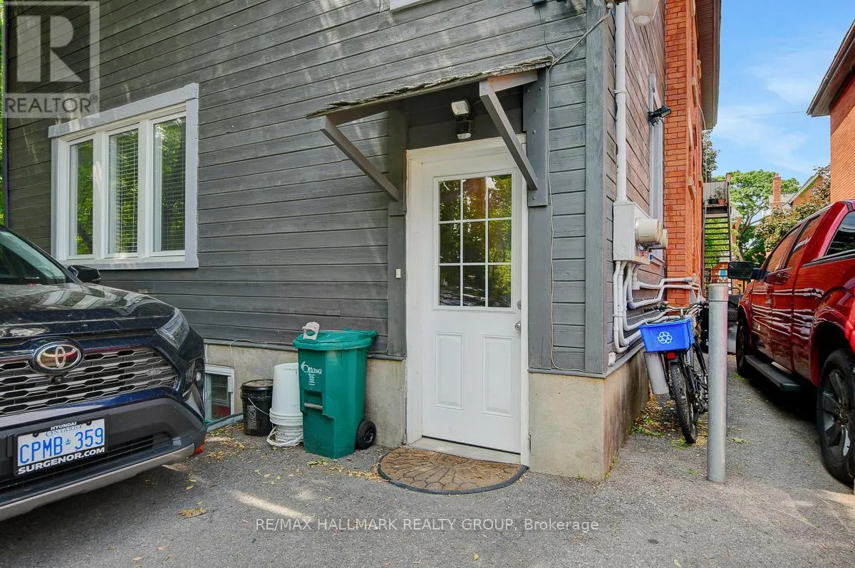 120 STRATHCONA AVENUE S