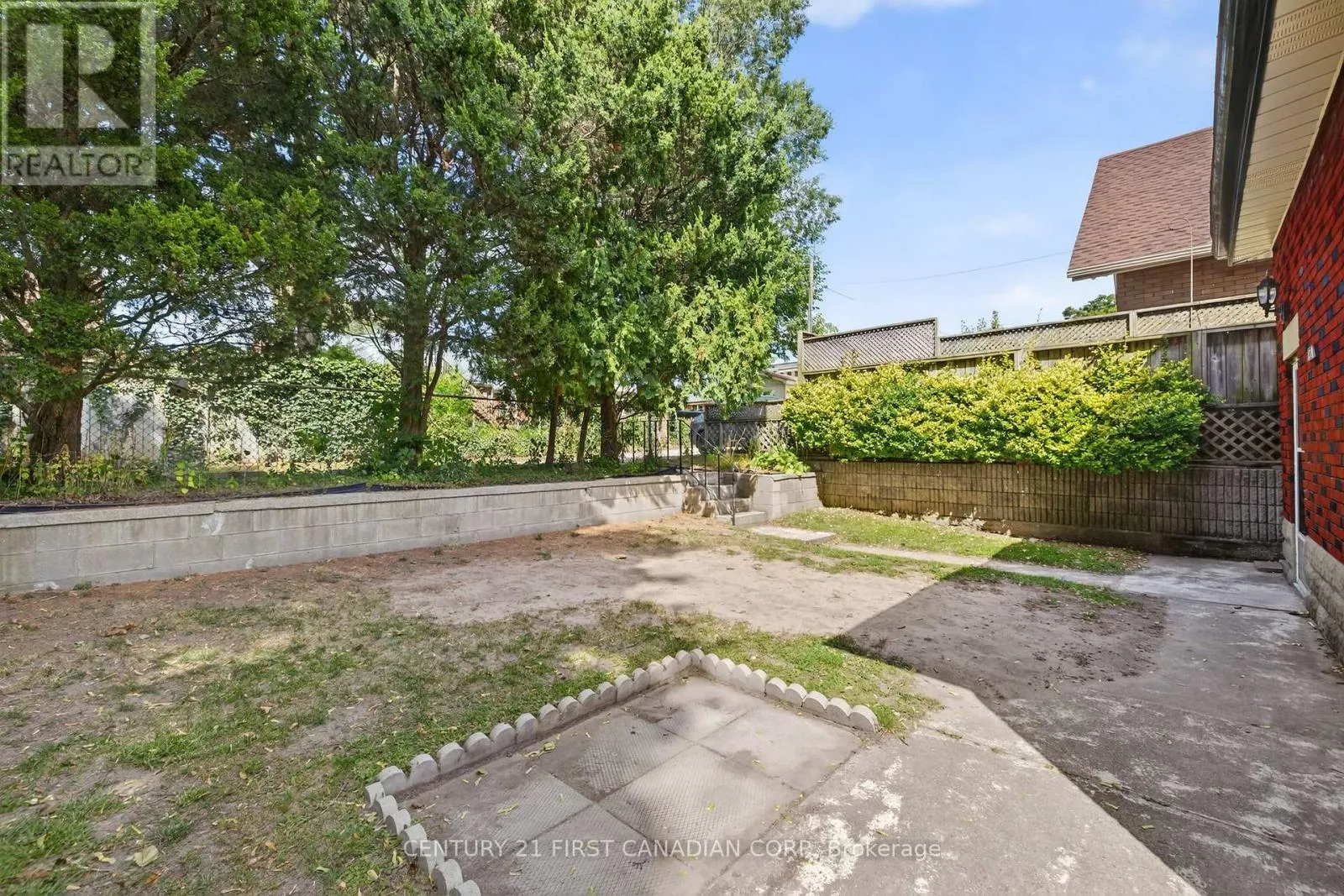 1230 DUNDAS STREET