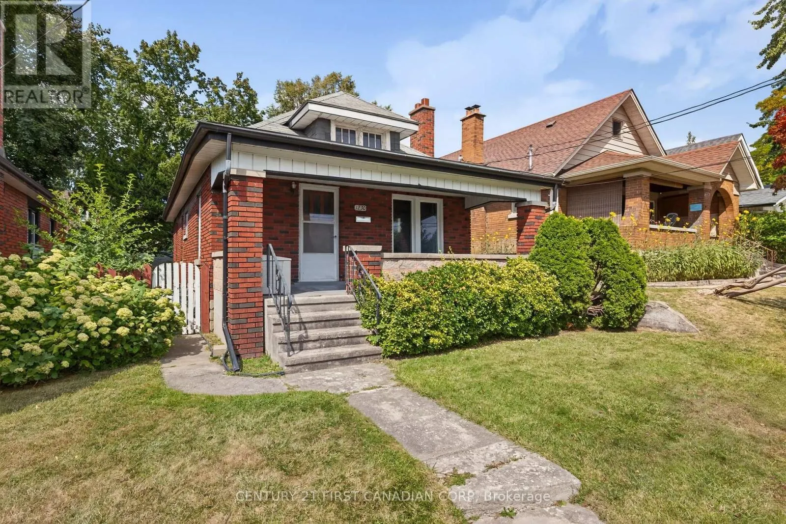 1230 DUNDAS STREET