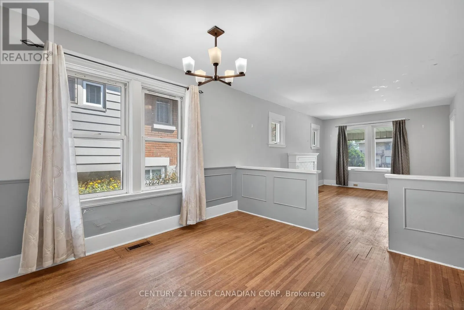 1230 DUNDAS STREET
