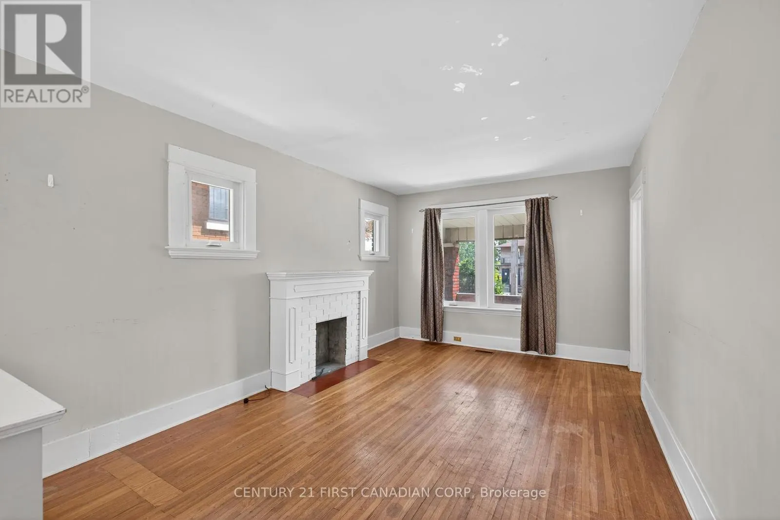 1230 DUNDAS STREET