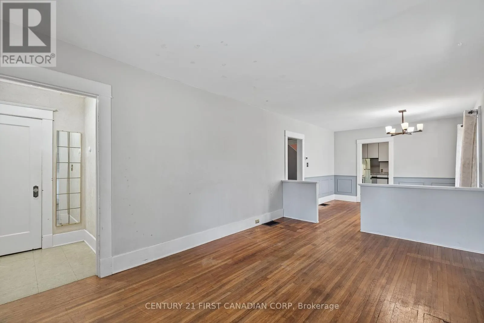 1230 DUNDAS STREET