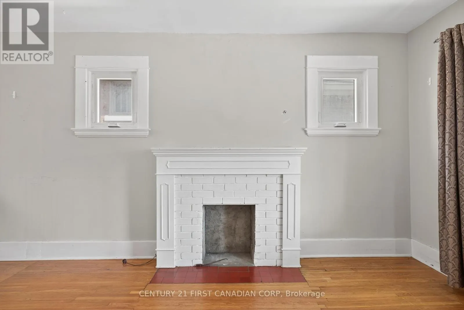 1230 DUNDAS STREET