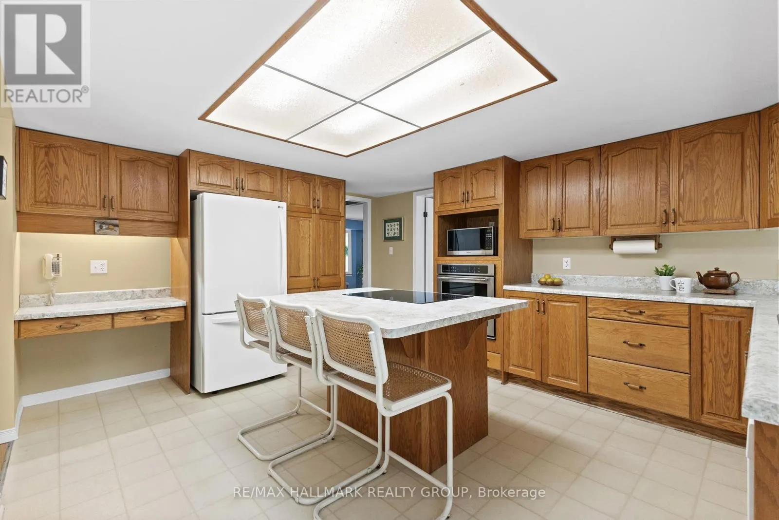 1103 RIDEAU BEND CRESCENT