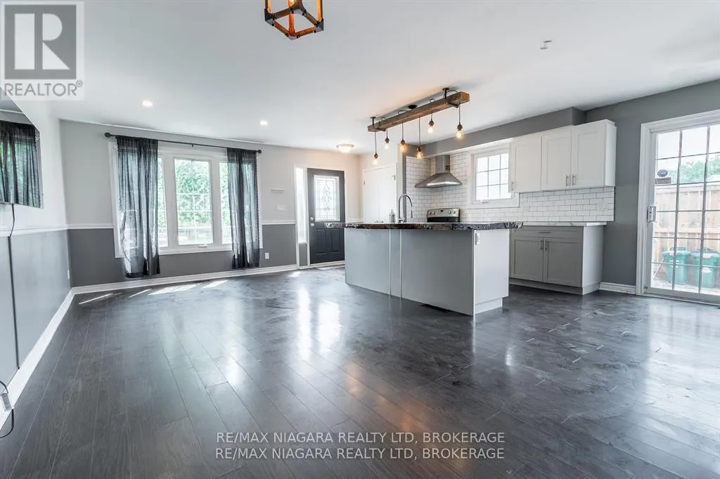 49 AUTUMN PLACE
