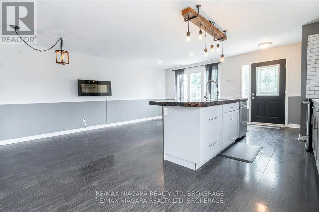 49 AUTUMN PLACE