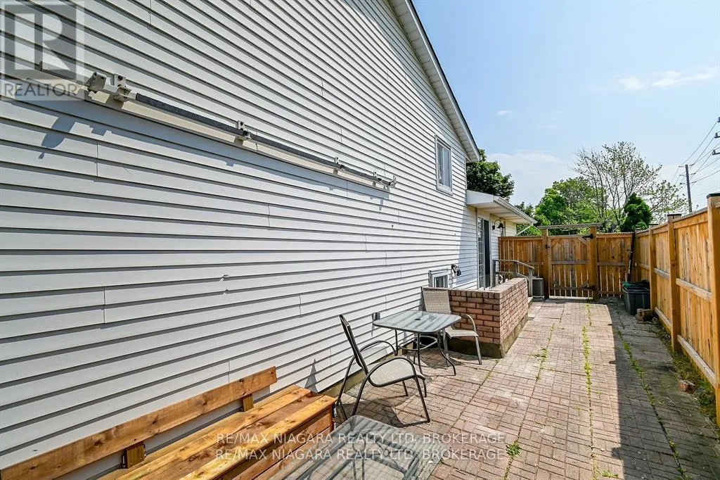 49 AUTUMN PLACE