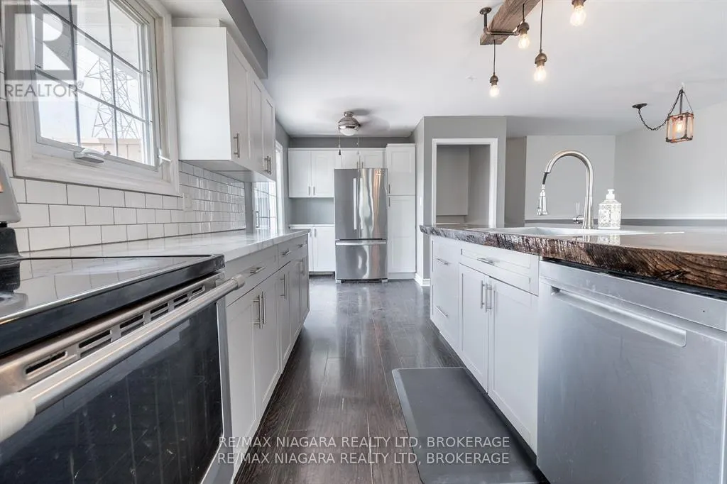 49 AUTUMN PLACE