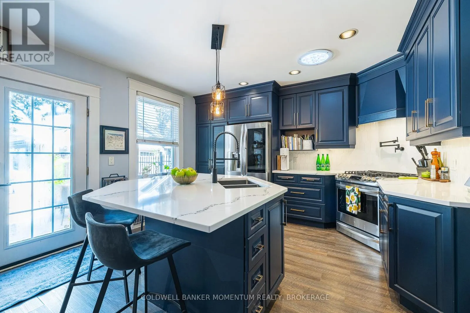 83 DUFFERIN STREET