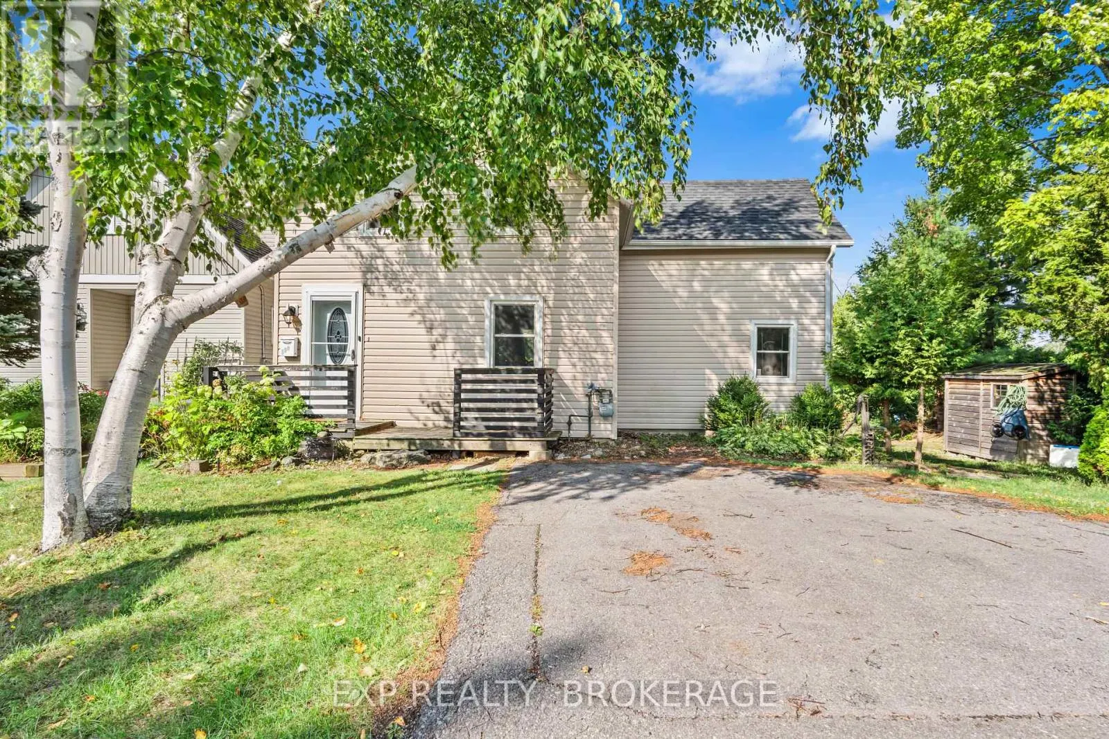 590 QUEEN STREET