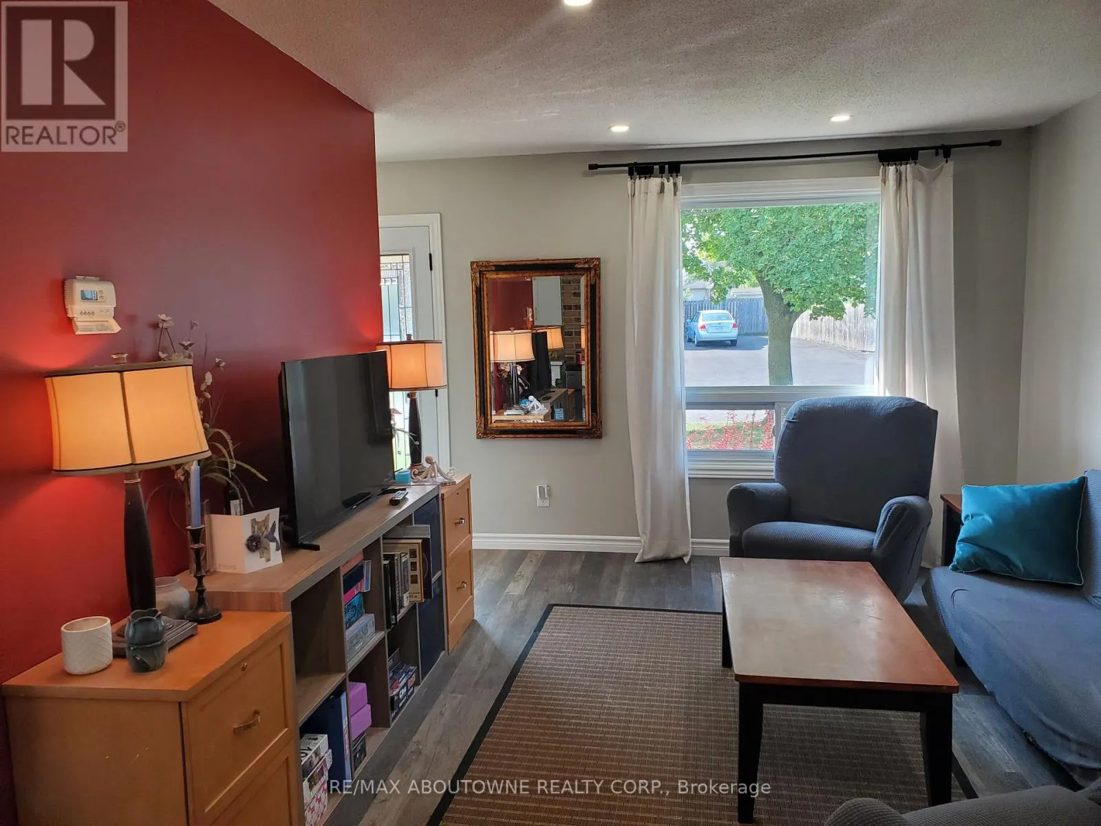 7 DIANNE UPPER BEDRM DRIVE