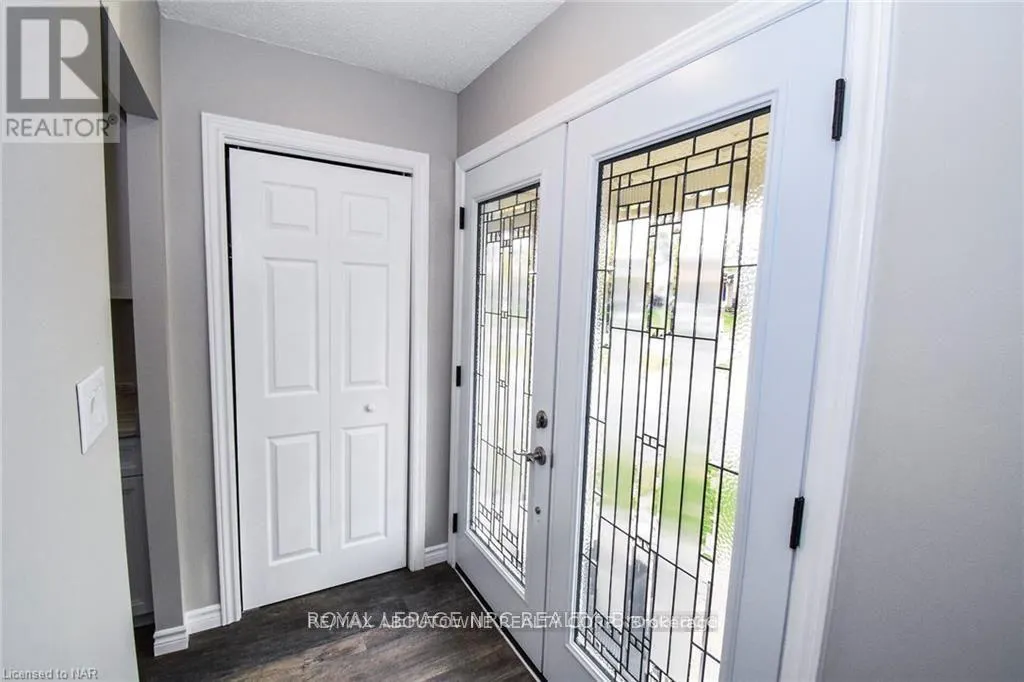7 DIANNE UPPER BEDRM DRIVE