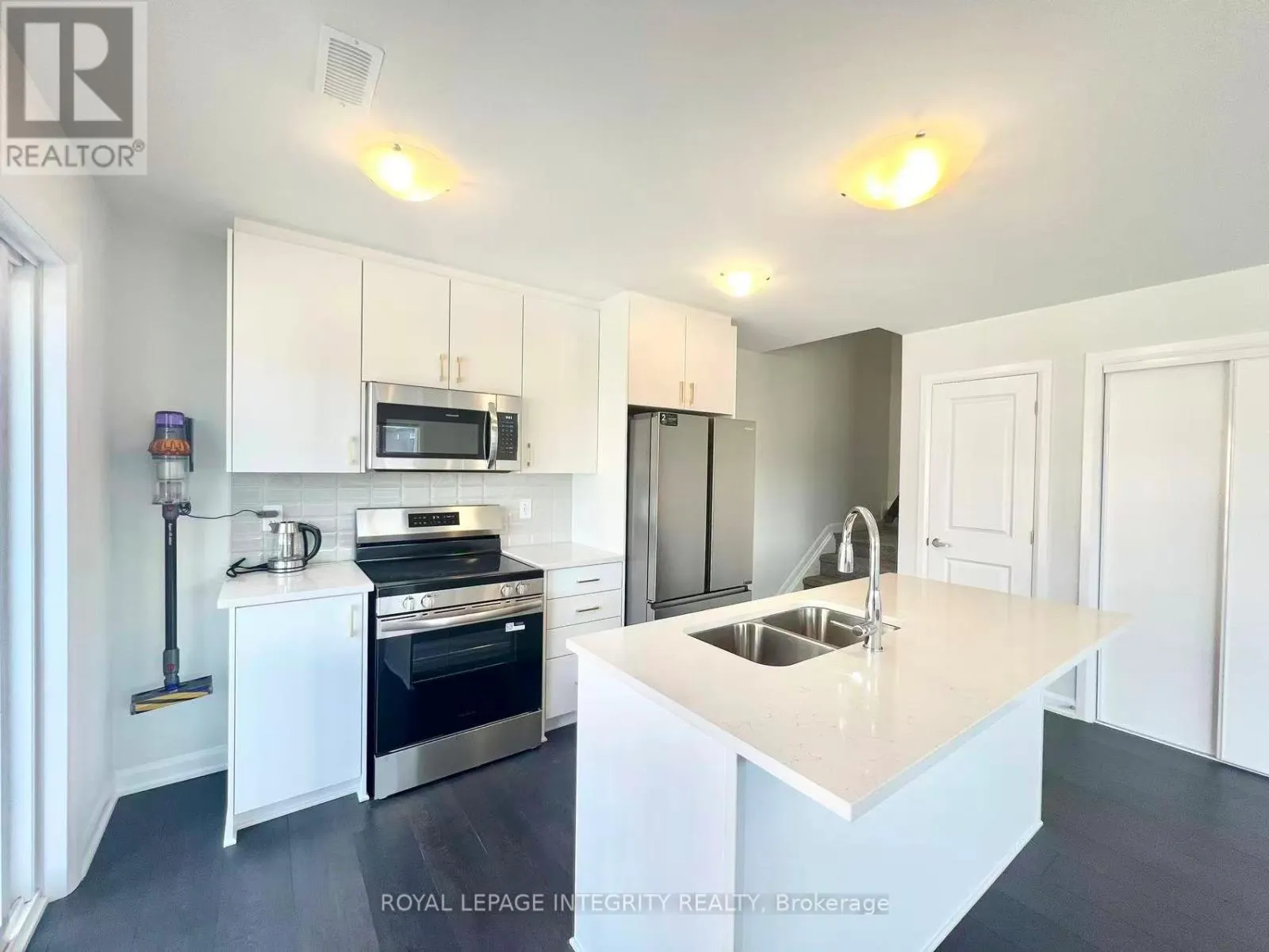713 ARCADIAN PRIVATE