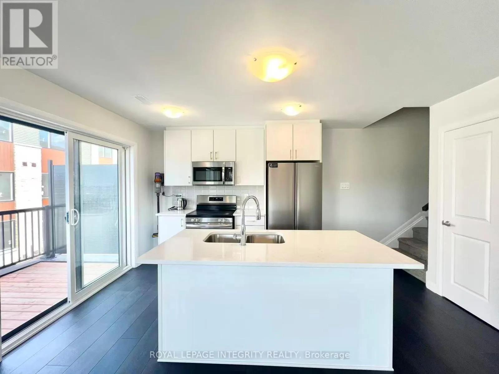 713 ARCADIAN PRIVATE
