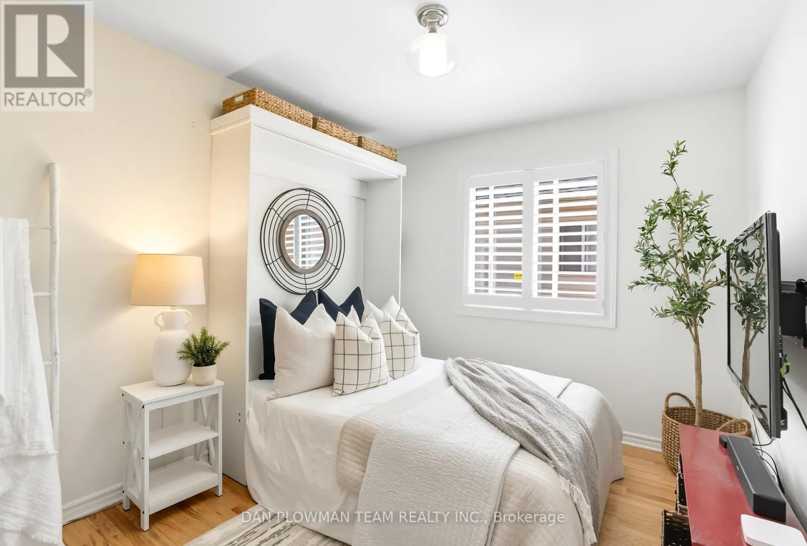 219 RUTTAN TERRACE