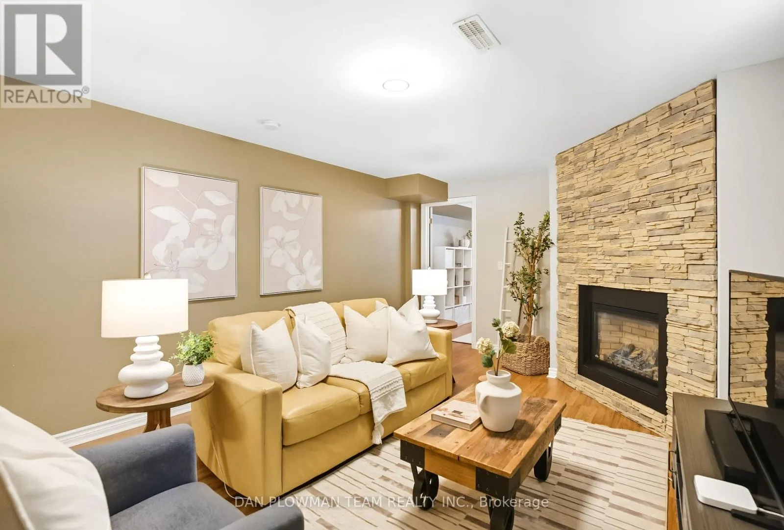 219 RUTTAN TERRACE