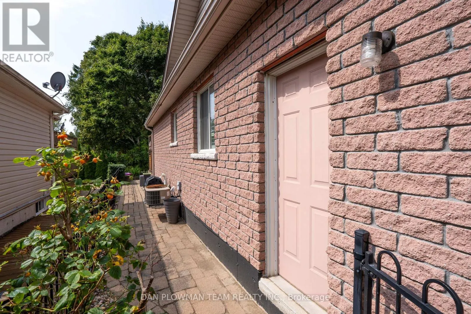219 RUTTAN TERRACE