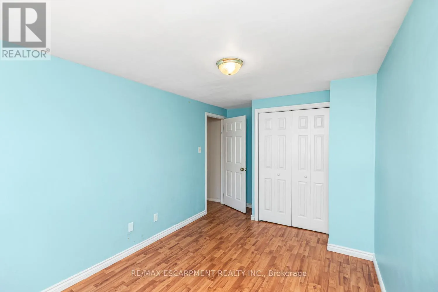 F - 25 BRYNA AVENUE