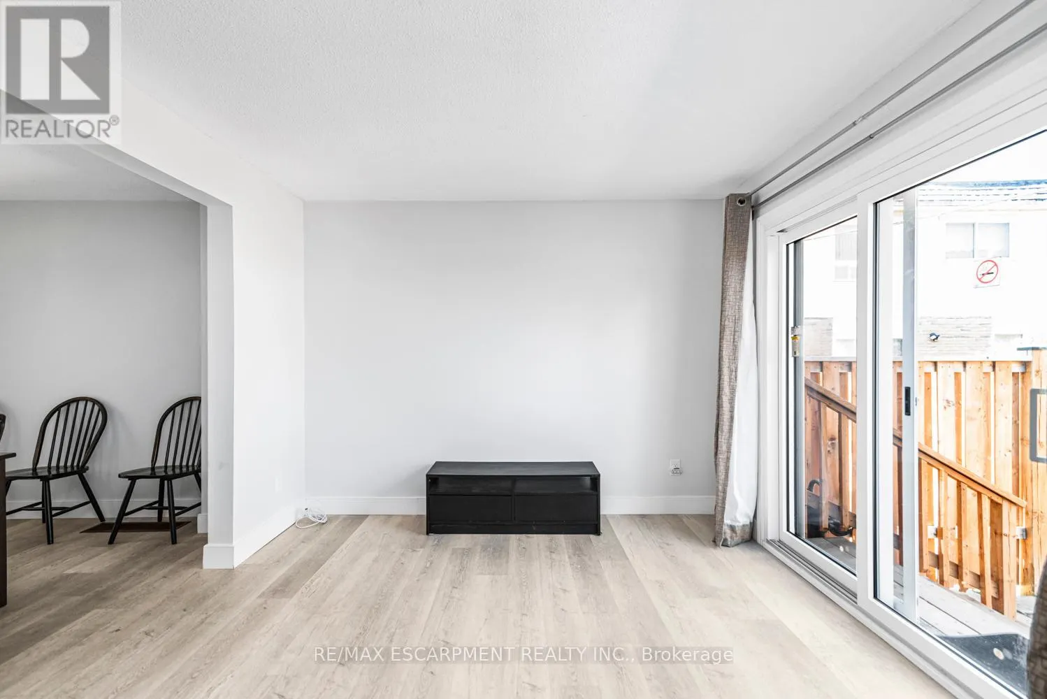 F - 25 BRYNA AVENUE