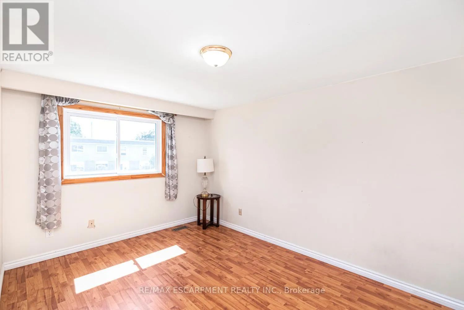F - 25 BRYNA AVENUE
