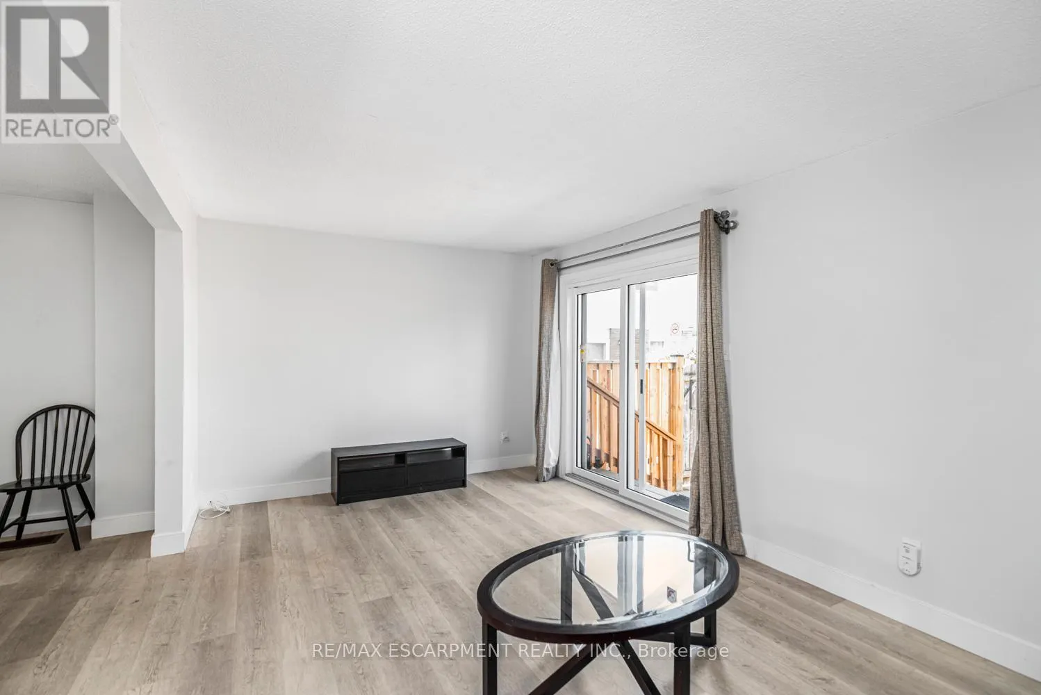 F - 25 BRYNA AVENUE